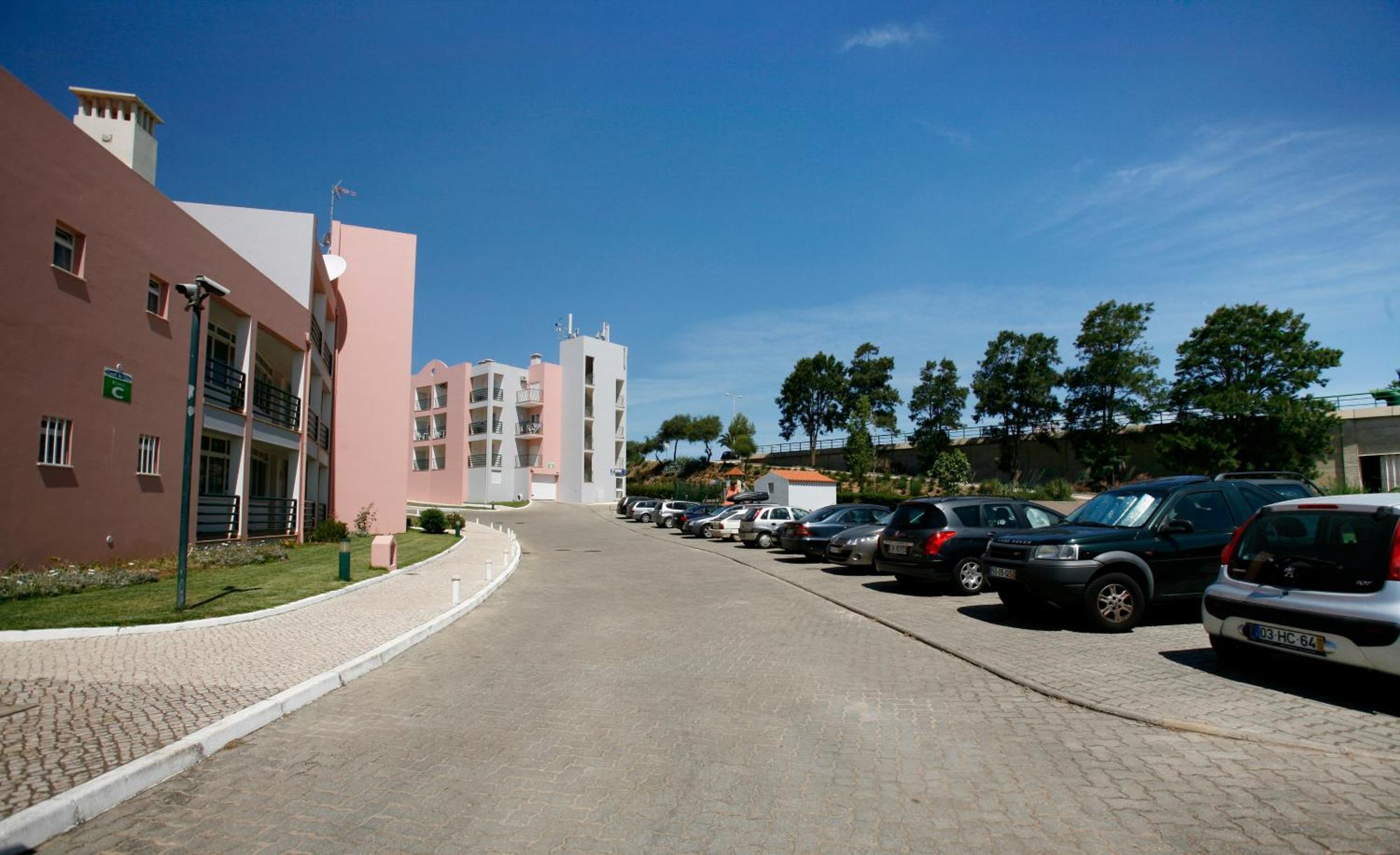 Apartamentos Coral Do Vau Portimão Exteriör bild